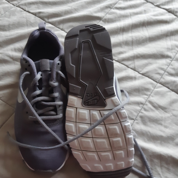 Nike runners - Picture 2 of 3